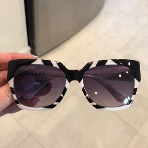 GORGEOUS LAMB SUNGLASSES 😎